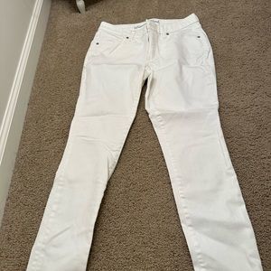 White skinny jeans
